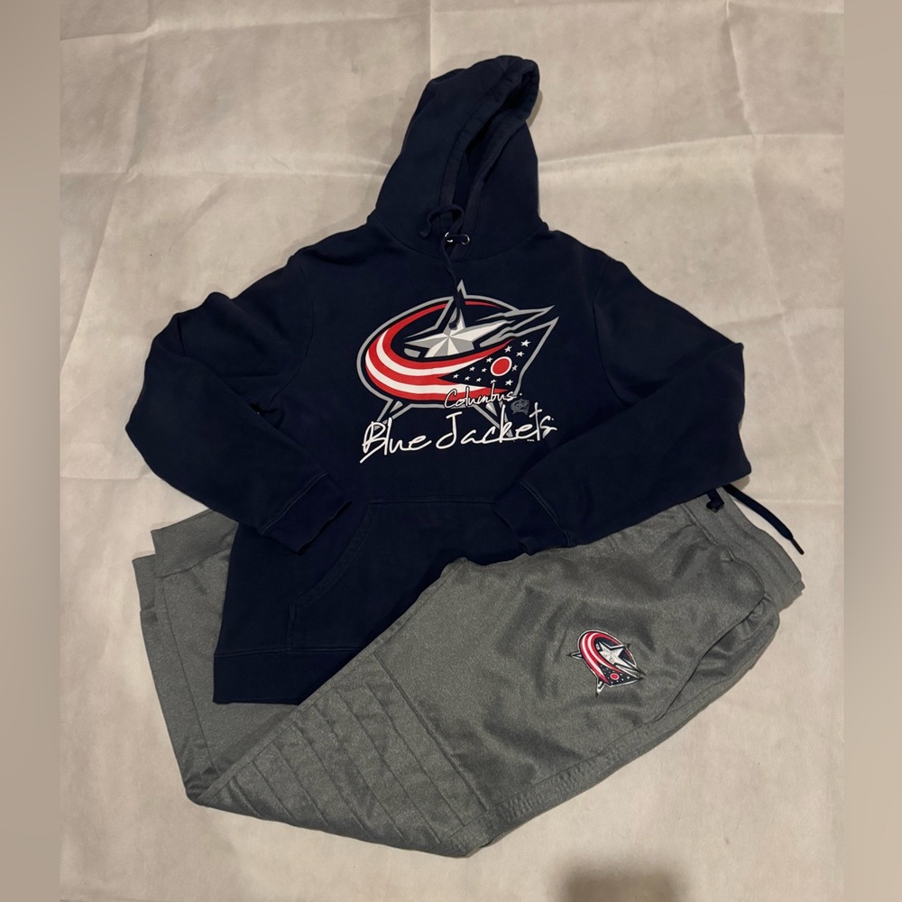 Men’s Large NHL Blue Jackets jogger set.  Good condition